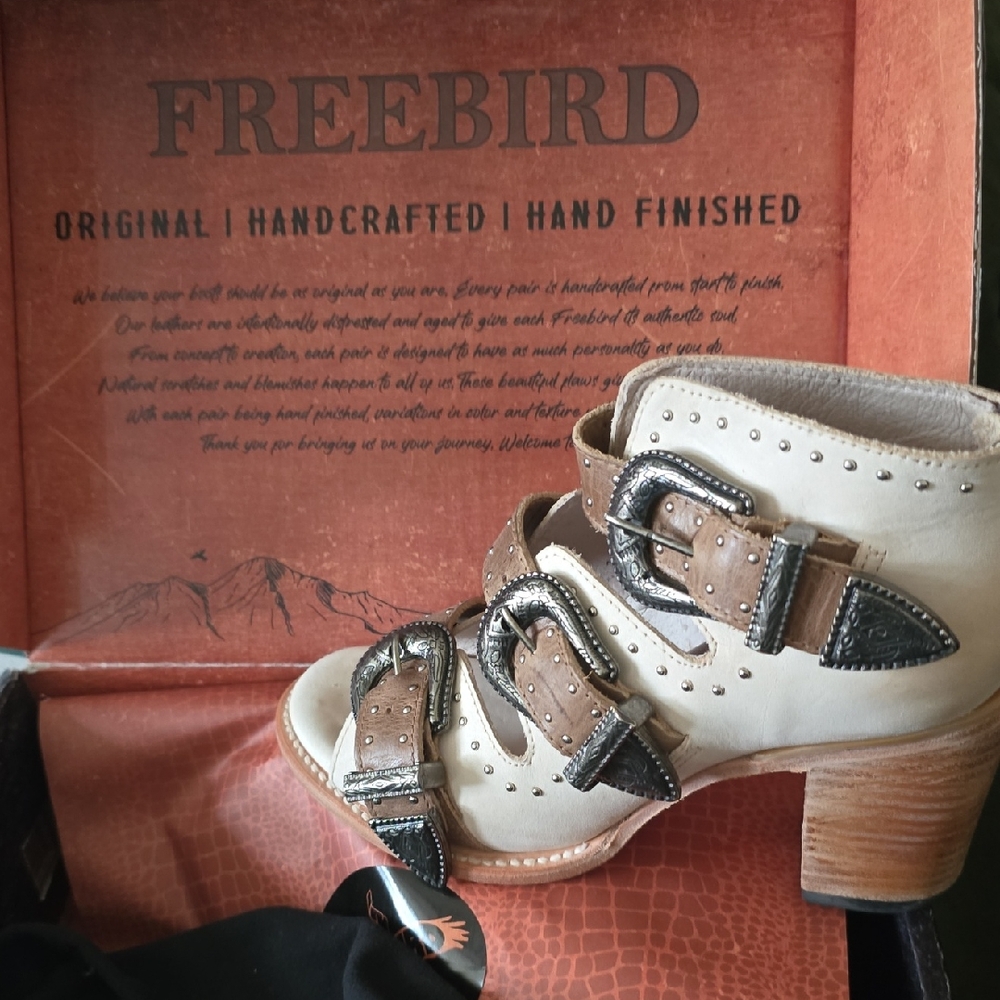 Freebird Women's Tan and Cream Buckle Heeled Boots